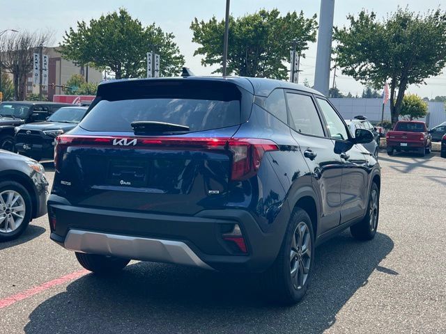 Used 2026 Kia Seltos LX AWD/4WD image 5