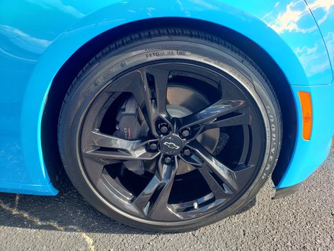 Used 2022 Chevrolet Camaro LT w/ RS Package image 11