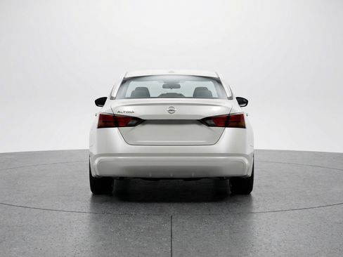 Used 2025 Nissan Altima 2.5 SV FWD image 7