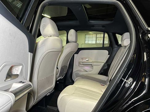 Used 2025 Mercedes-Benz GLA 250 4MATIC image 19