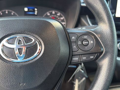 Certified 2025 Toyota Corolla LE FWD image 21