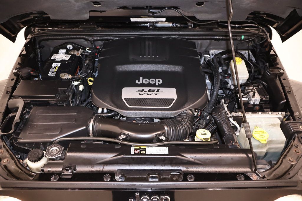 Used 2012 Jeep Wrangler Sahara w/ Dual Top Group AWD/4WD image 31