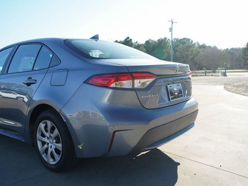 Used 2021 Toyota Corolla LE image 15