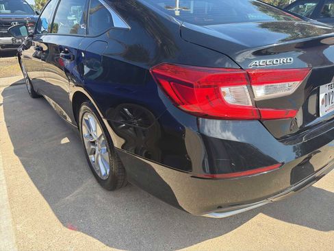 Used 2018 Honda Accord LX image 4