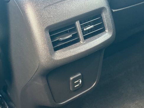 Used 2024 GMC Terrain SLE image 15