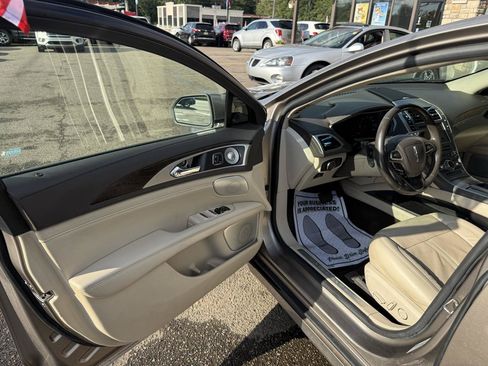 Used 2019 Lincoln MKZ Reserve w/ Luxury Package FWD image 12