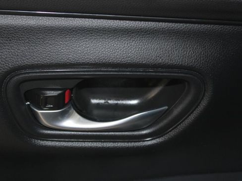 Certified 2025 Honda HR-V LX image 8