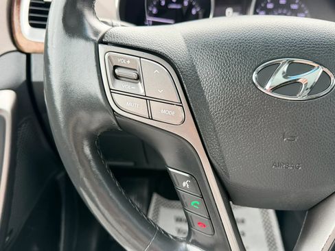 Used 2017 Hyundai Santa Fe Limited image 14