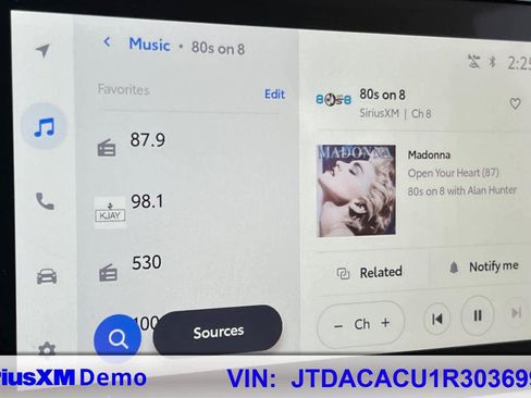 Certified 2024 Toyota Prius Prime SE image 29
