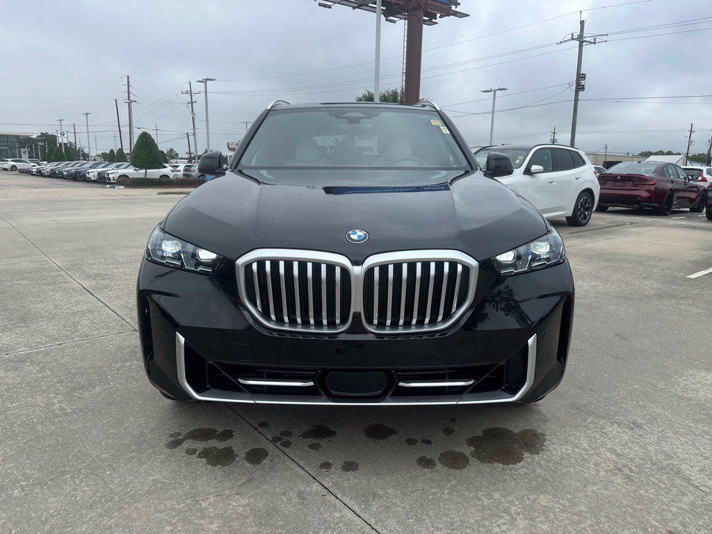 Certified 2026 BMW X5 sDrive40i w/ Parking Assistance Package RWD image 2