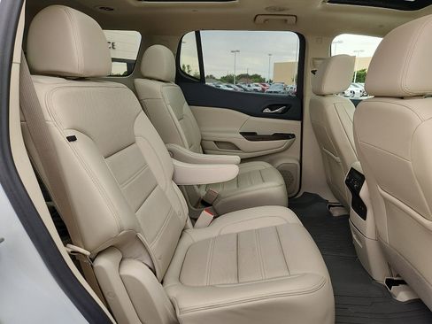 Used 2022 GMC Acadia Denali w/ Denali Ultimate Package FWD image 14
