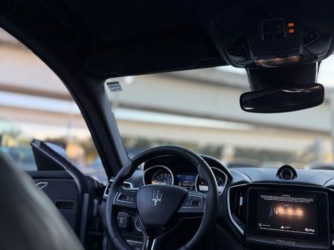 Used 2018 Maserati Ghibli image 19