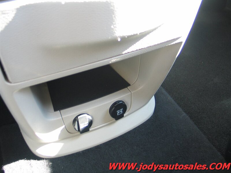 Used 2018 Dodge Grand Caravan SE w/ UConnect Hands-Free Group FWD image 18
