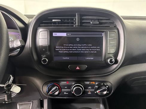 Used 2024 Kia Soul LX w/ Option Group 015 FWD image 15