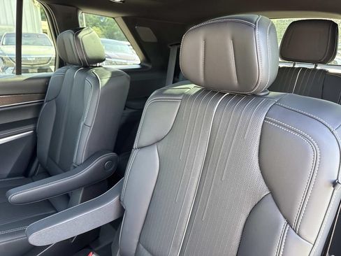 New 2027 Cadillac Vistiq Sport w/ LPO, Floor Liner Package AWD/4WD image 14