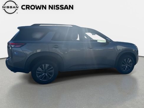 Certified 2024 Nissan Pathfinder SV image 8