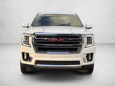 Used 2023 GMC Yukon XL SLT image 2