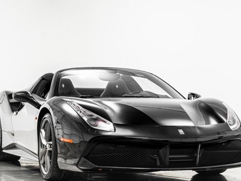 Used 2018 Ferrari 488 Spider image 3