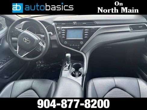 Used 2018 Toyota Camry SE w/ Moonroof Package FWD image 16
