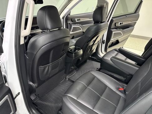 Used 2021 Kia Telluride EX w/ EX Premium Package AWD/4WD image 28