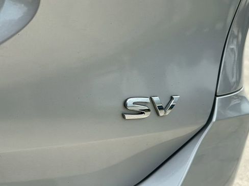 Used 2018 Nissan Rogue SV image 11