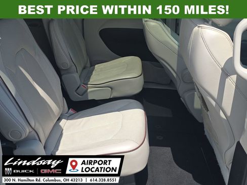 Used 2020 Chrysler Pacifica Limited image 27