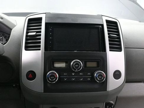 Used 2020 Nissan Frontier SV image 11