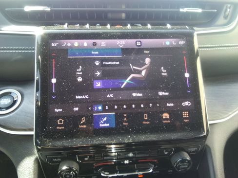 Used 2022 Jeep Grand Cherokee L Limited image 28