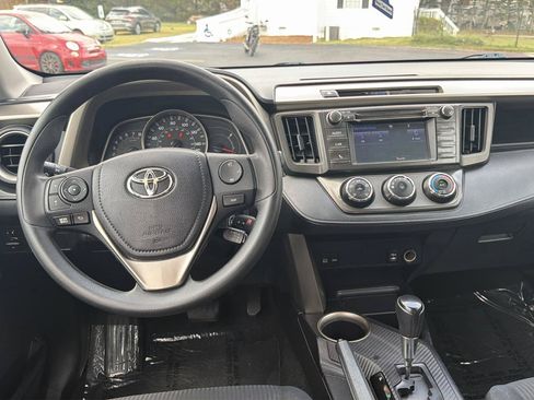 Used 2015 Toyota RAV4 LE FWD image 9