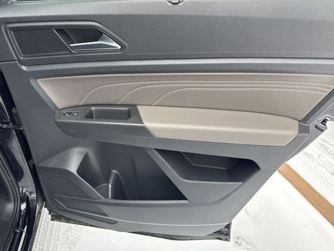 Used 2022 Volkswagen Atlas SE image 30