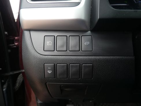 Used 2019 Toyota Highlander XLE image 10