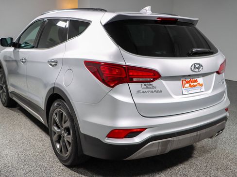 Used 2018 Hyundai Santa Fe Sport FWD image 9