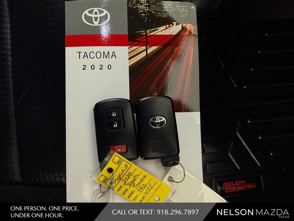 Used 2020 Toyota Tacoma TRD Off-Road w/ TRD Premium Off Road Package AWD/4WD image 46
