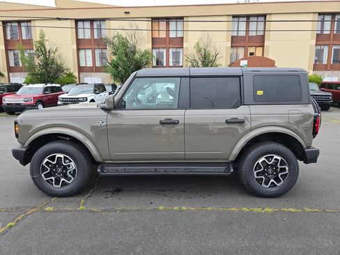 New 2026 Ford Bronco Outer Banks AWD/4WD image 2