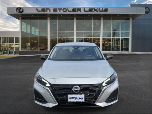 Used 2024 Nissan Altima 2.5 SV image 8