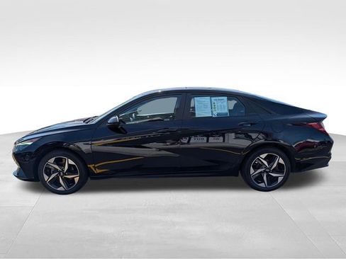 Used 2023 Hyundai Elantra SEL w/ Convenience Package FWD image 5