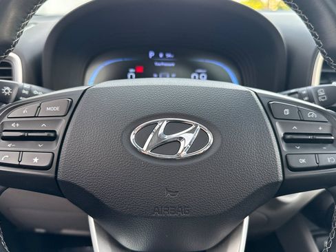 Certified 2024 Hyundai Venue SEL image 23