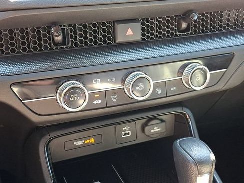 Used 2025 Honda CR-V LX image 17