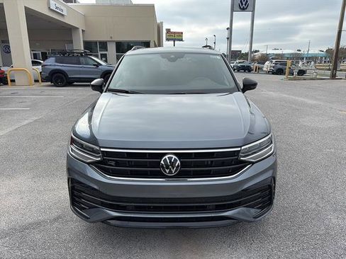 Certified 2024 Volkswagen Tiguan SE R-Line image 2