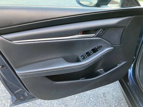 Used 2021 MAZDA MAZDA3 s FWD image 28