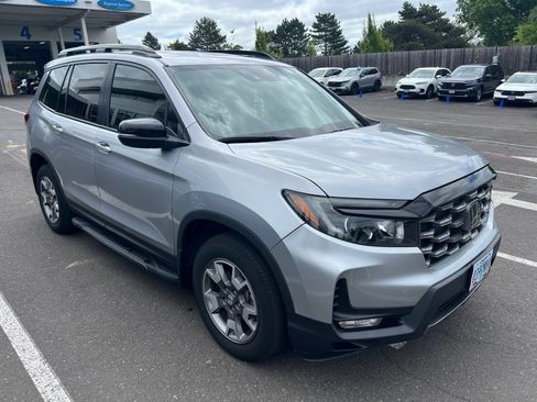 Used 2022 Honda Passport TrailSport image 3