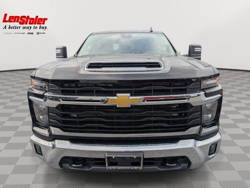 Used 2025 Chevrolet Silverado 2500 LT w/ Convenience Package AWD/4WD image 8