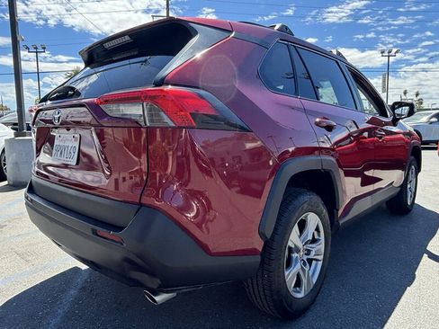 Used 2022 Toyota RAV4 XLE FWD image 5