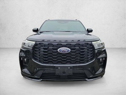 Used 2025 Ford Explorer ST-Line w/ Premium Package image 4