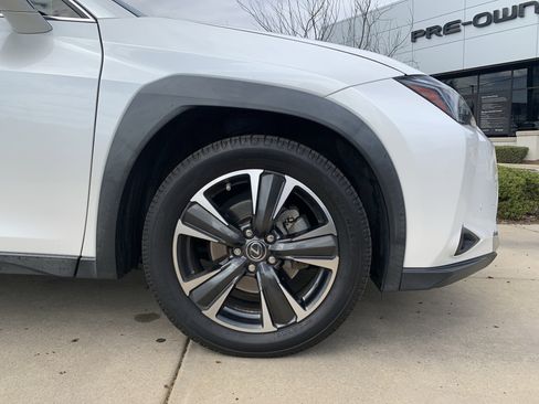 Used 2020 Lexus UX 200 w/ Premium Package image 13