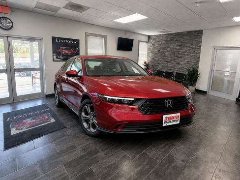Used 2024 Honda Accord EX image 2