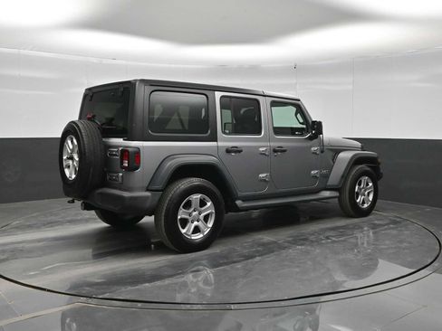 Used 2018 Jeep Wrangler Unlimited Sport S AWD/4WD image 8