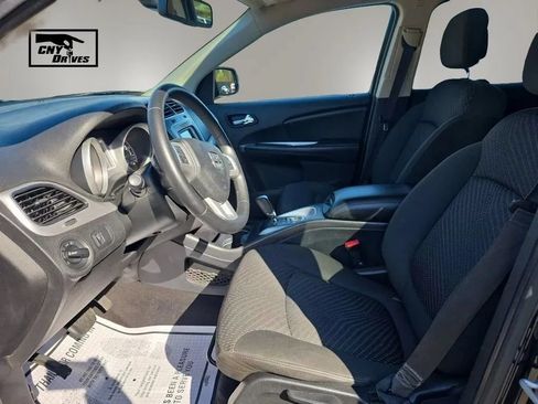 Used 2018 Dodge Journey SE w/ Connectivity Group FWD image 9
