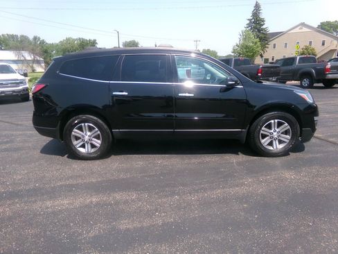 Used 2017 Chevrolet Traverse LT AWD/4WD image 2