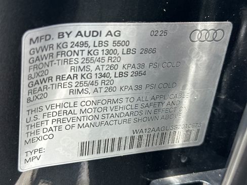 Used 2025 Audi Q5 Premium Plus w/ Premium Plus AWD/4WD image 29